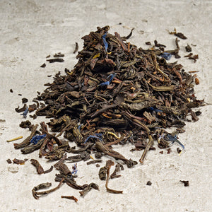 Earl Grey: Loose leaf black tea from Sri Lanka with cornflower petals and bergamot