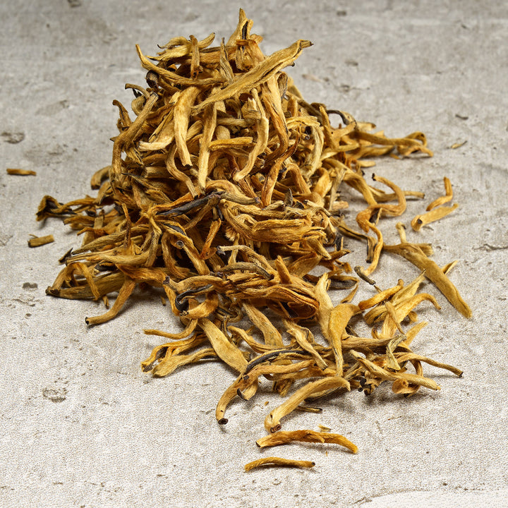 Gold Buds: Loose leaf black tea buds from China